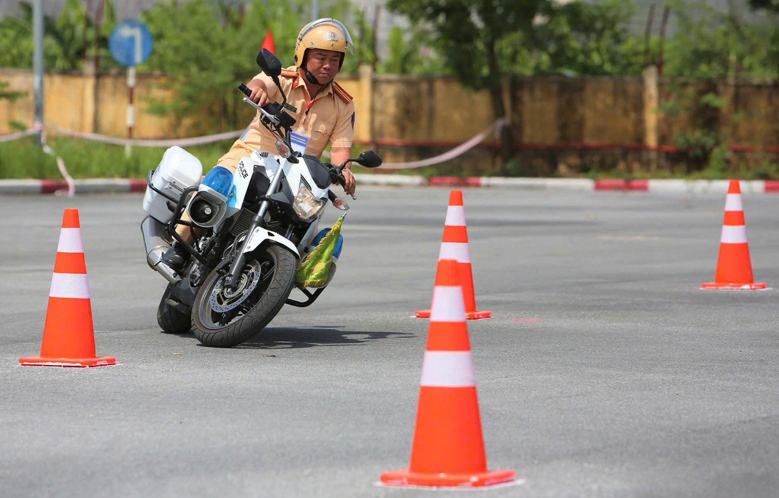 Cục CSGT: Người dân nộp hồ sơ đổi bằng lái xe tại xã, phường, sát hạch tại bất cứ đâu
